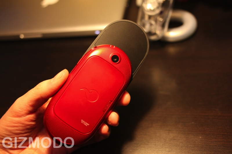 Illustration for article titled Ocean 2 Review (Verdict: A Great Phone If It Were 2007)